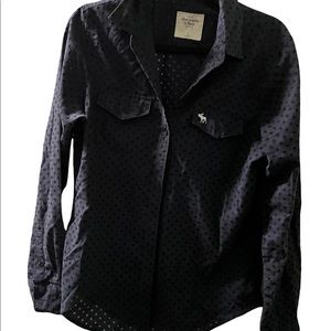 A&F BLACK POLKADOT BUTTON DOWN